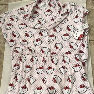 Hello Kitty dots pajama set, short sleeve button top and short set W size M